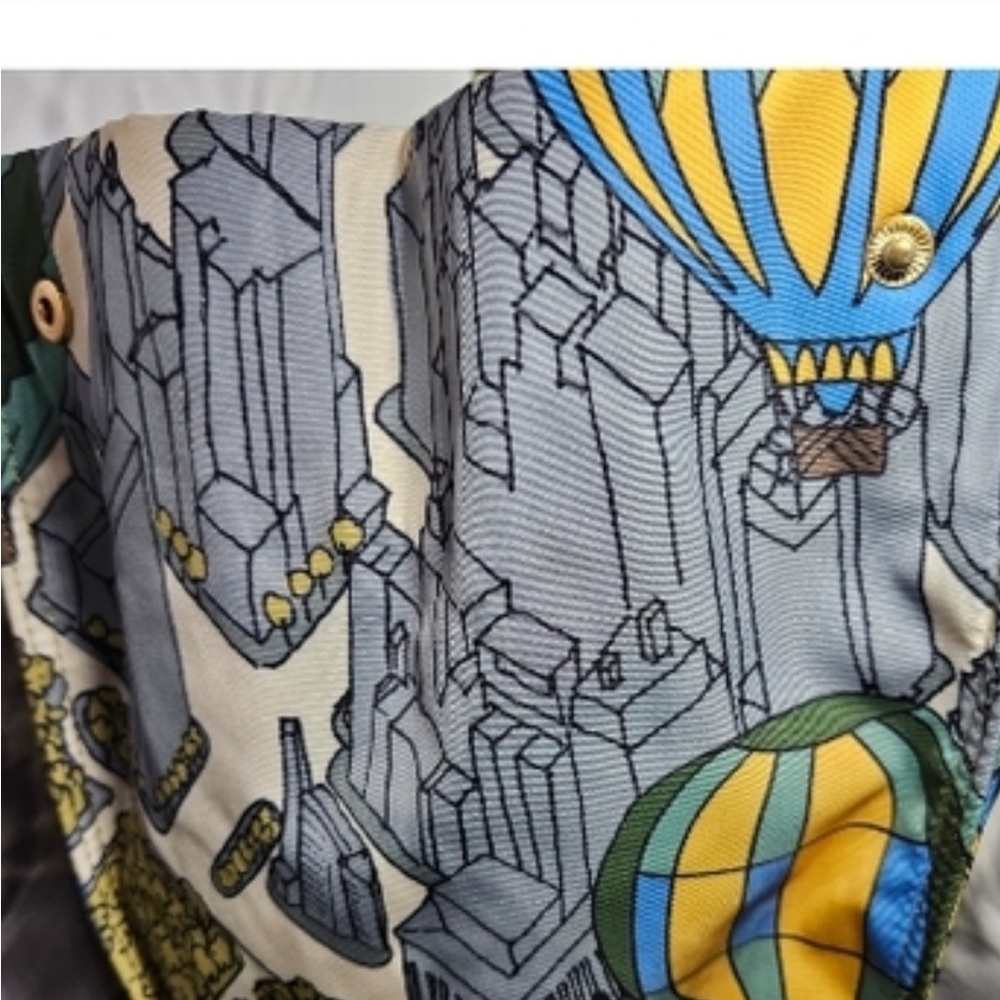 NWT Ella tote with fun print of hot air balloons. - Picture 5 of 6
